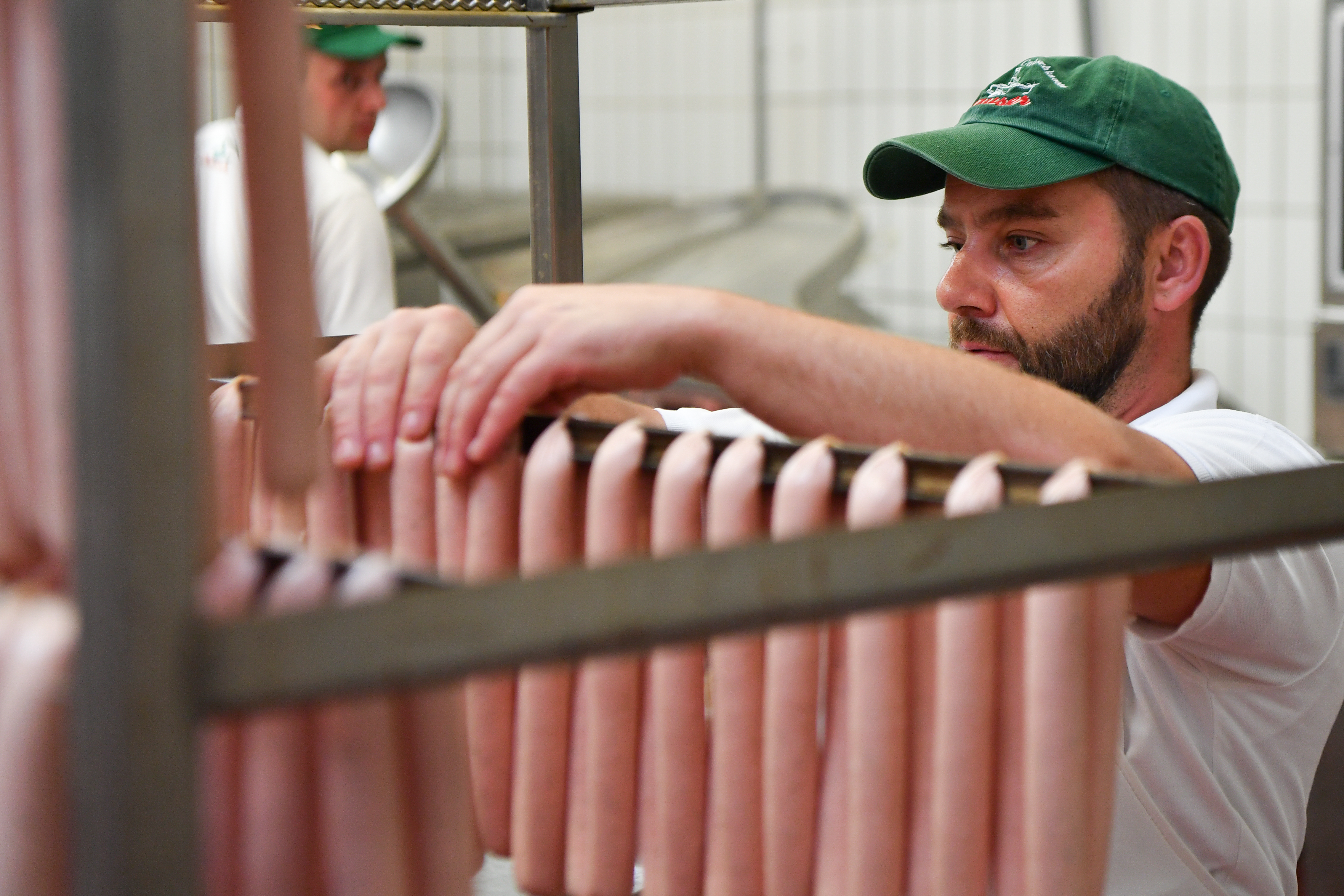 Wurst Herstellung in der Küche von Dauser